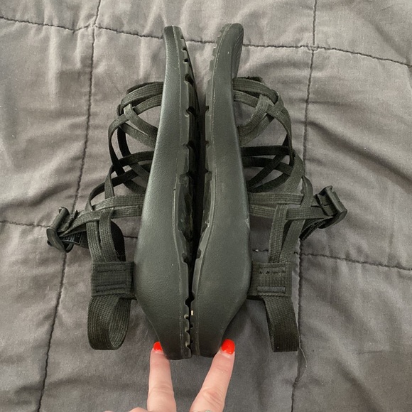 Chacos - 9 - Picture 2 of 5